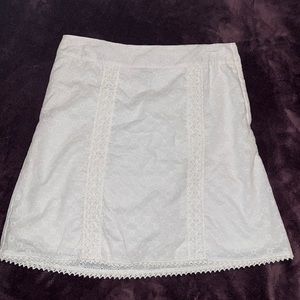 Beautiful White Size 7 Skirt